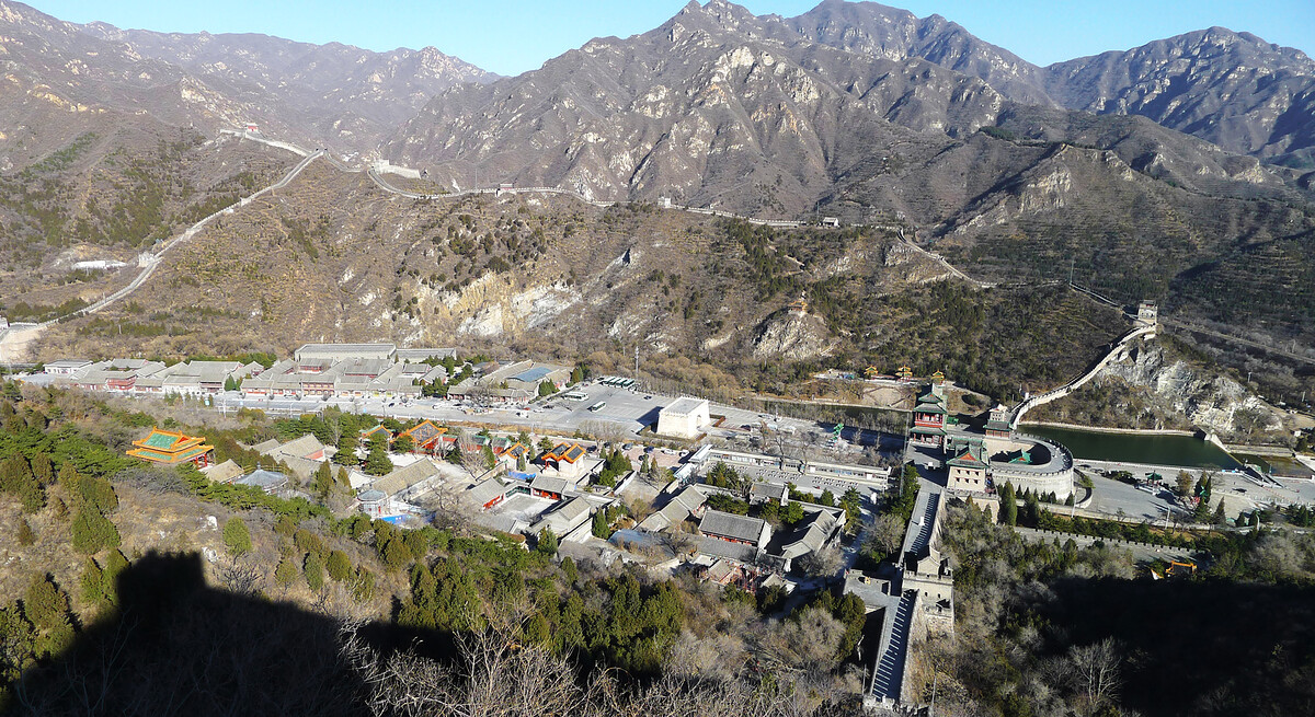 Overlook of the Juyongguan Great Wall, seen from high on the west side.