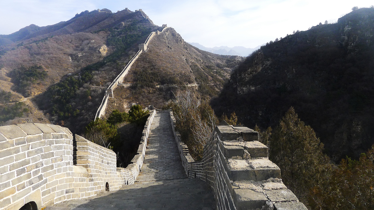 Looking over to the east side of the Simatai Great Wall.