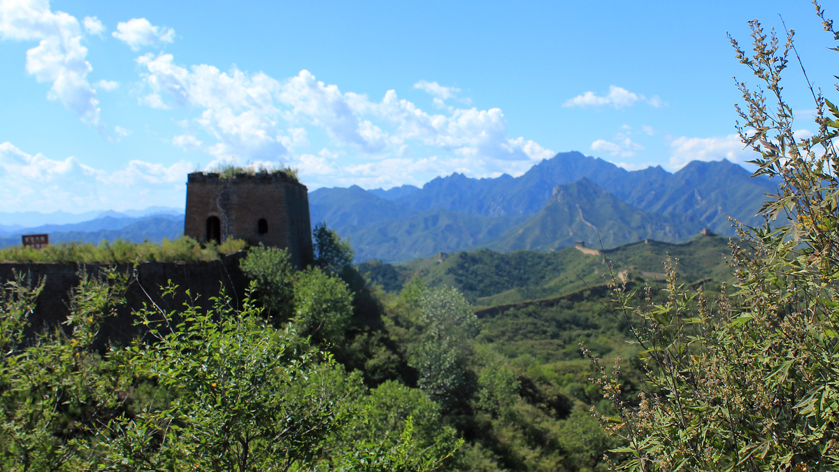 One of the towers on the top section of the Gubeikou ‘Panlongshan’ Great Wall.