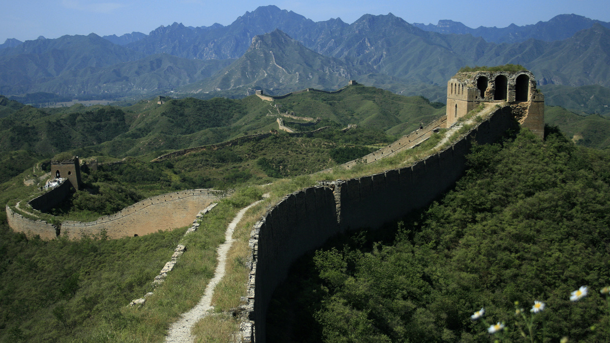 The other side of the large tower.
