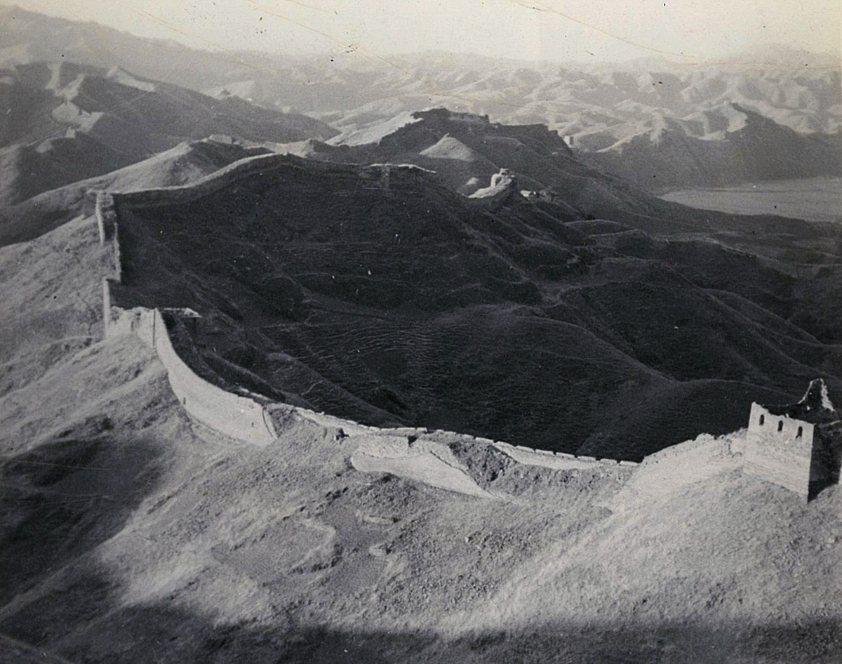 Historical photo of the wall near Gubeikou’s General’s Tower. (Source North China Transportation Archives)