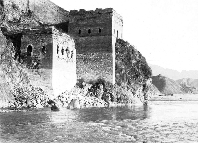 Historical photo of the Sister Towers at Gubeikou.