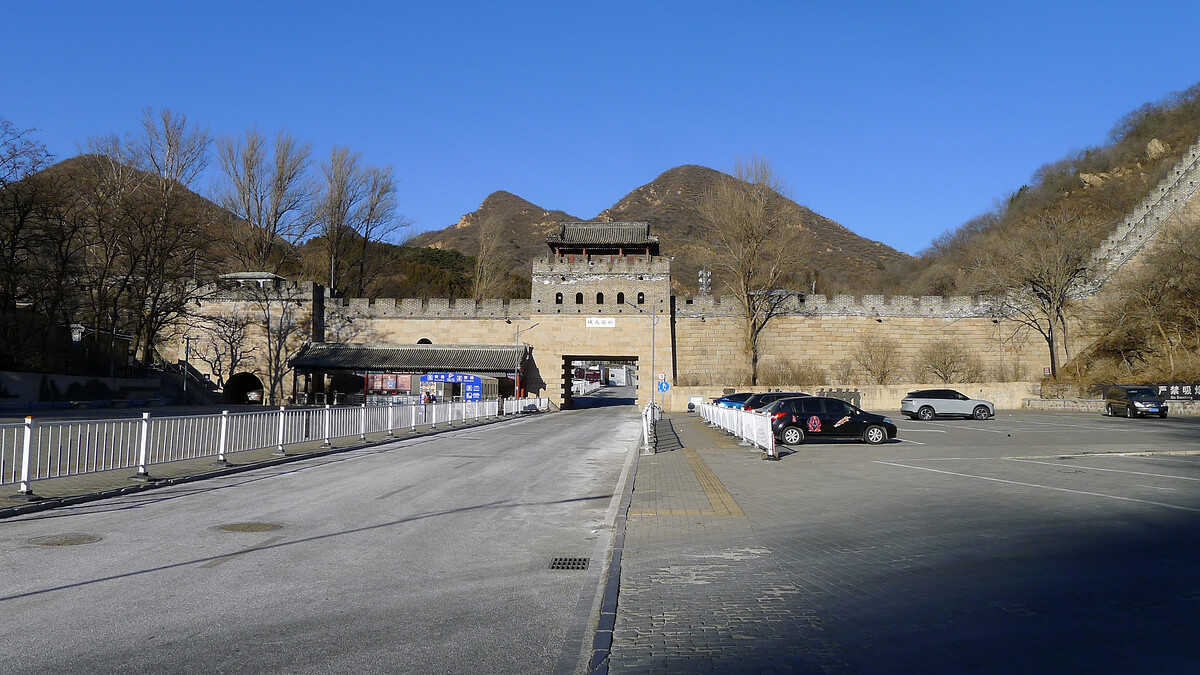 The big gate in the wall at Shuiguan.