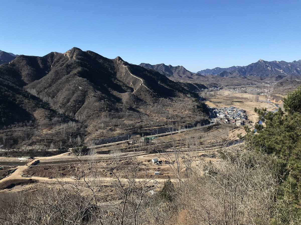 Views of mountains and the Qiangzilu Great Wall
